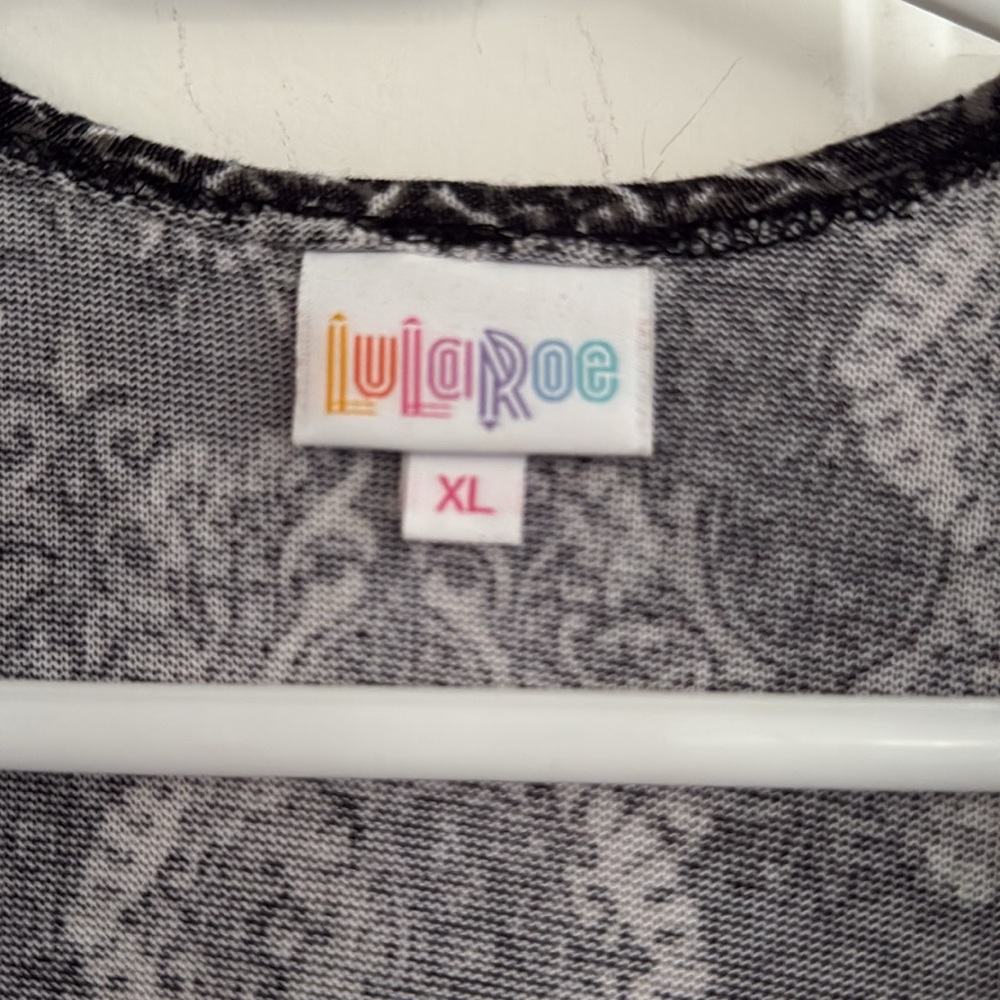 LuLaRoe Joy-Long vest. Stretchy fits up to 2x - Picture 2 of 4